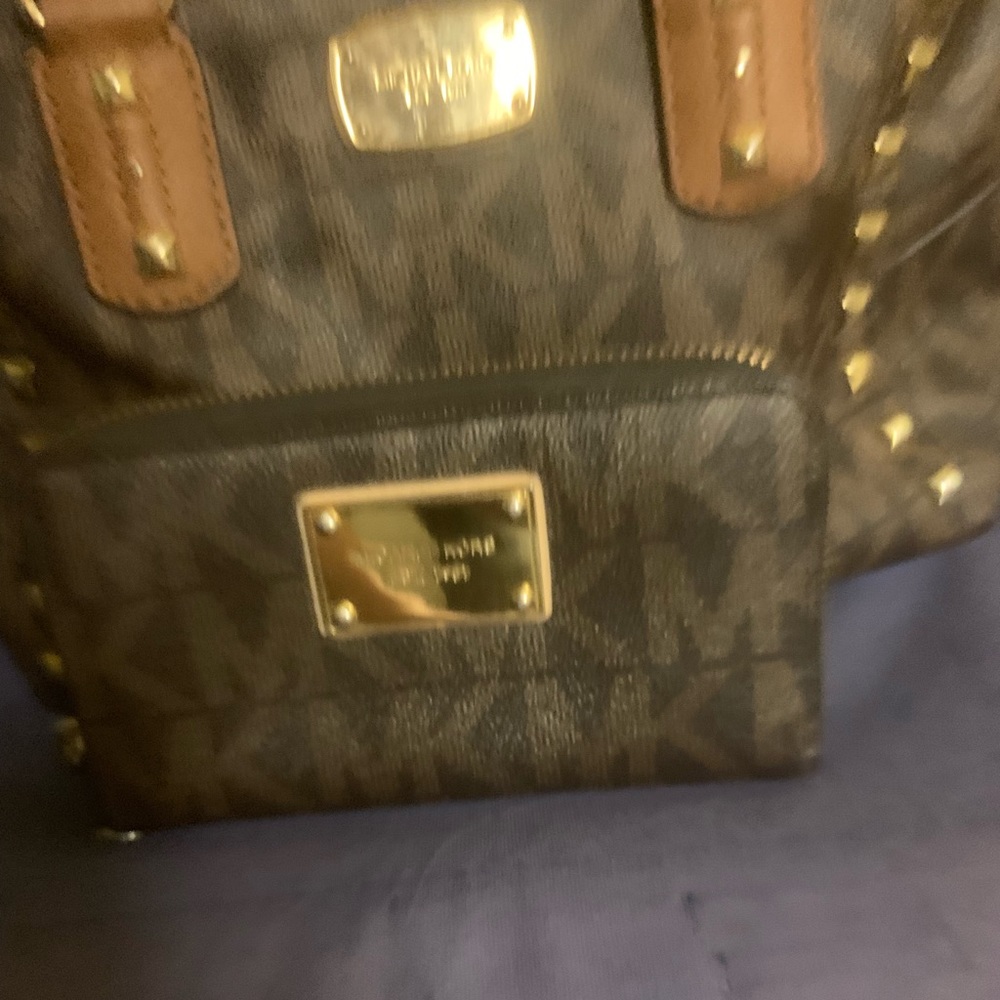 Signature brown mk